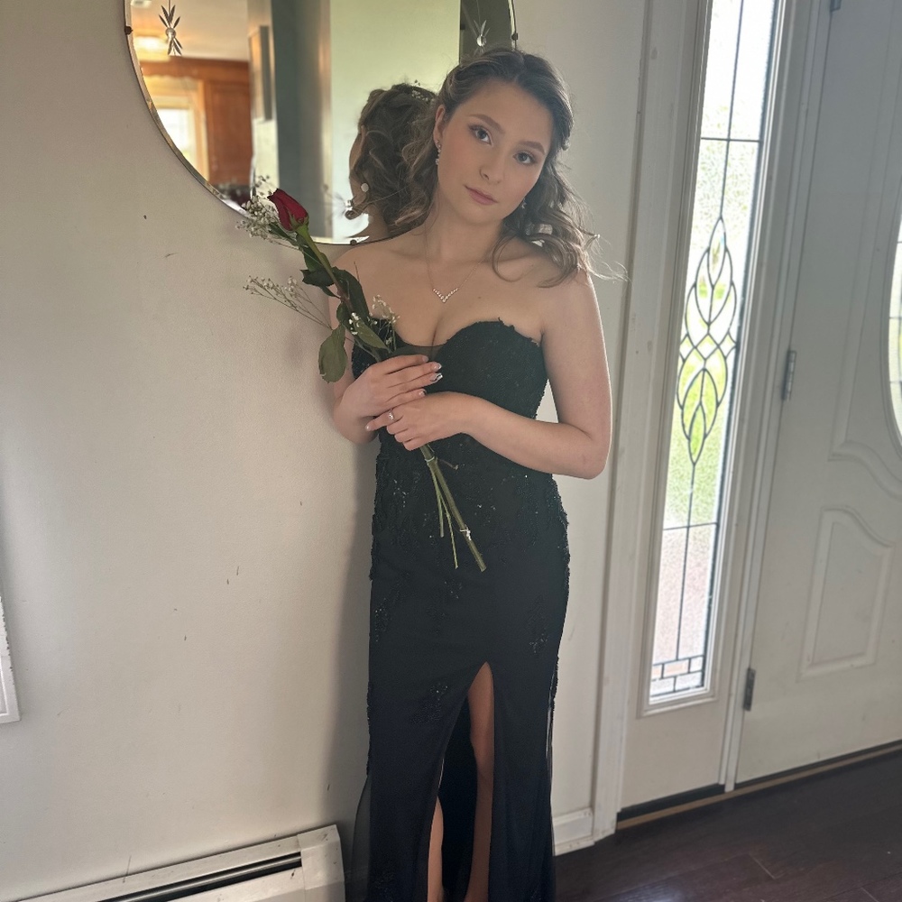 Meet your Posher, Mia